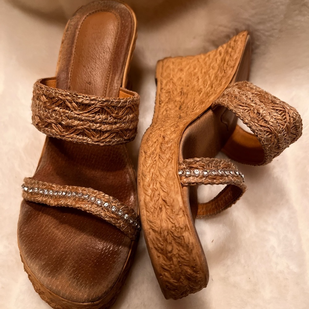 🩴🩴PRICE DROP🩴🩴 SBICA 4 inch Wedges Rhinestones and Neutral